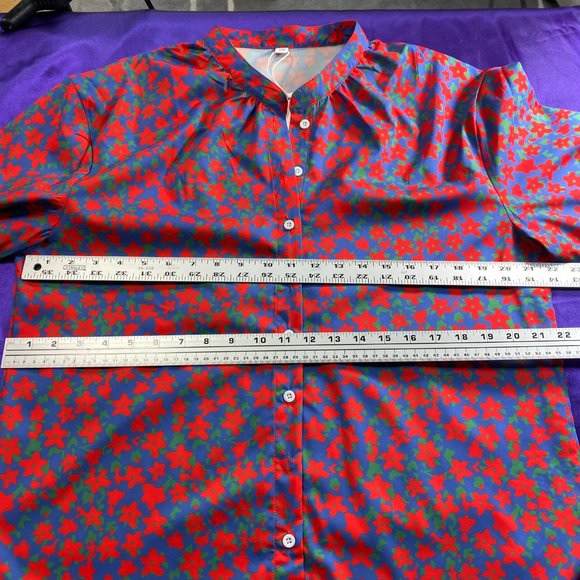 New๐Floral Blouse Button down with long Sleeves - Picture 7 of 12